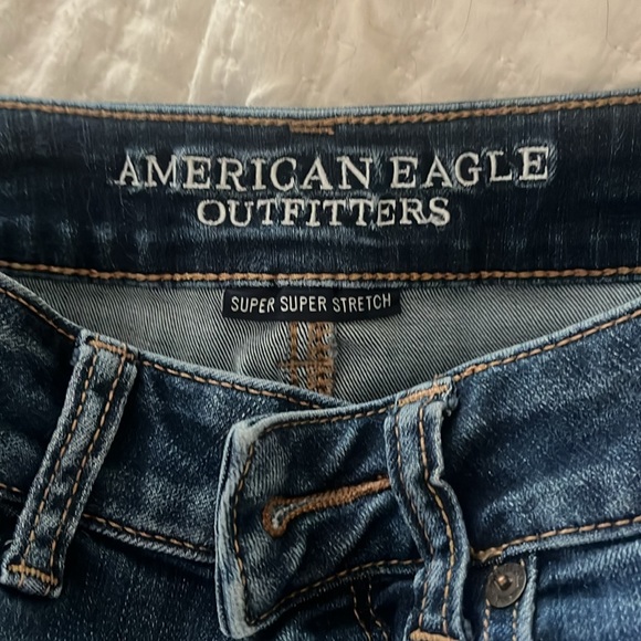 American eagle midi denim shorts ( super super stretch) size 2 - Picture 2 of 4